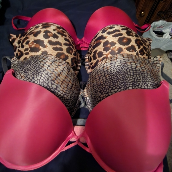 Victorias Secret bras - Picture 1 of 2